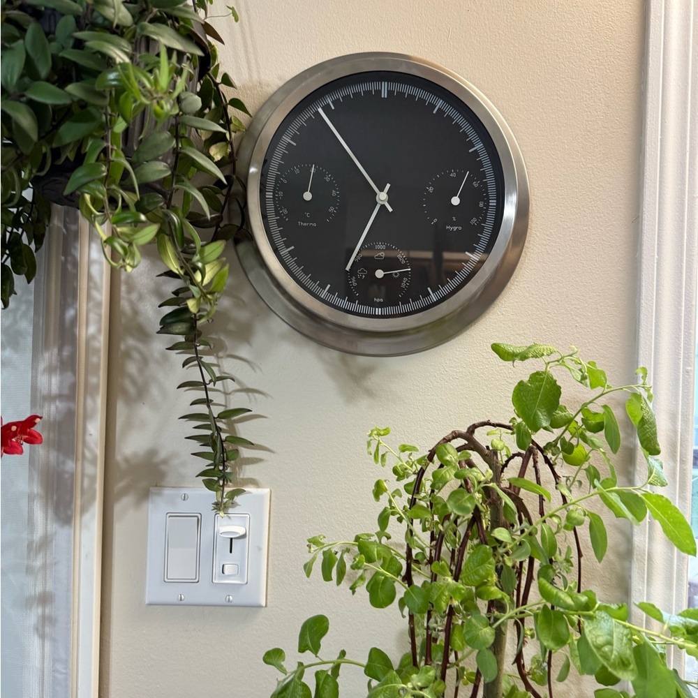 Maclean Sleek Black,Silver Wall Clock Hygrometer Barigo Weather Stainless Steel